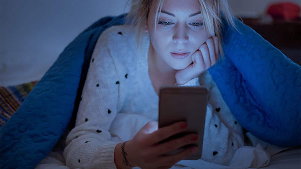 تاثیر نور آبی بر سلامت پوست